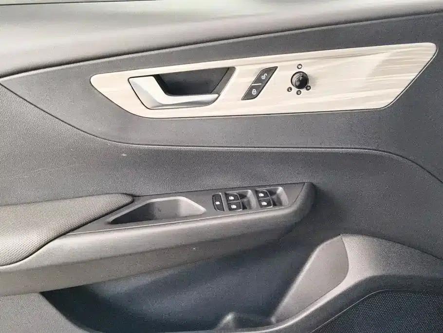 Hongqi E-QM5 2023 Model 620km PLUS — миниатюра 7