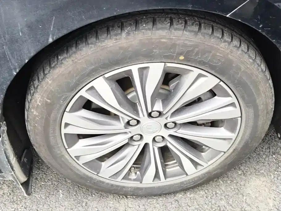 Hongqi E-QM5 2024 Model 610km Plus — миниатюра 6