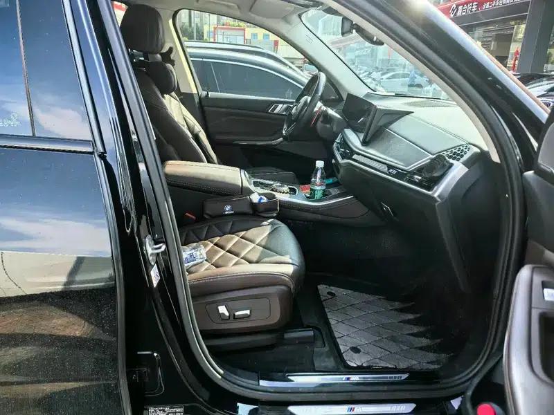 BMW X5 2023 xDrive30Li M Sport Shadow Edition — миниатюра 9