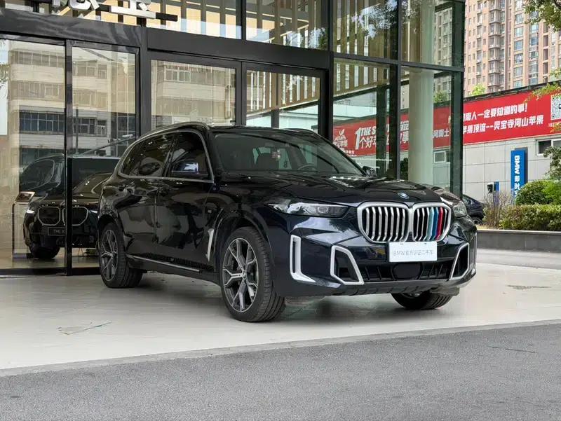 BMW X5 2023 xDrive30Li M Sport Package — миниатюра 3