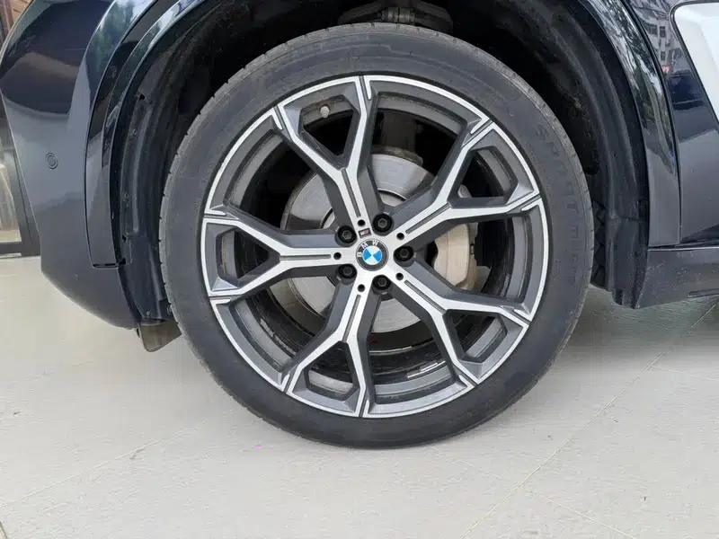 BMW X5 2023 xDrive30Li M Sport Package — миниатюра 9