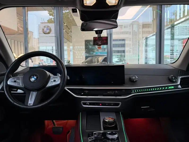 BMW X5 2023 xDrive30Li M Sport Package — миниатюра 10