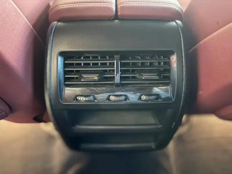 BMW X5 2025 xDrive30Li M Sport Shadow Edition — миниатюра 11