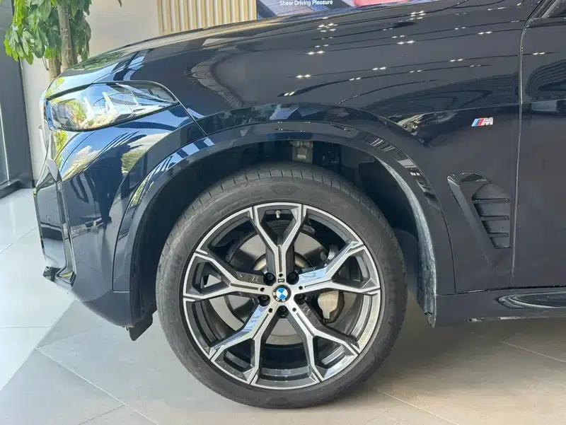 BMW X5 2025 xDrive30Li M Sport Shadow Edition — миниатюра 12