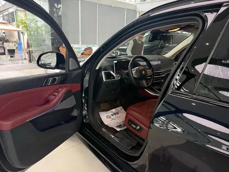 BMW X5 2023 xDrive30Li M Sport Shadow Edition — миниатюра 16