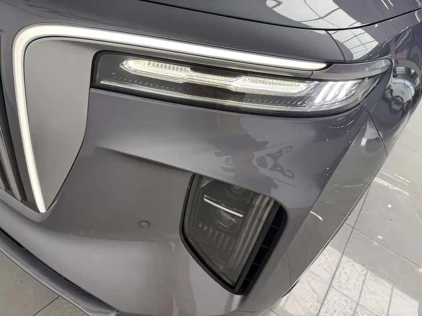 Hongqi E-HS9 2022 Model 690km Flagship Edition (Six Seats) — миниатюра 5