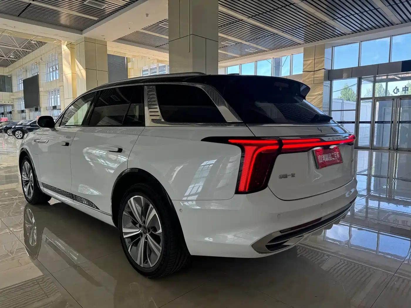 Hongqi E-HS9 2022 Model 660km Flagship Edition (Six Seats) — миниатюра 17