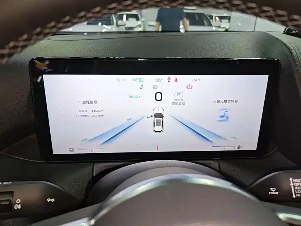 Hongqi HS3 PHEV 2025 model, 117km range, Jinwei PLUS version — миниатюра 12