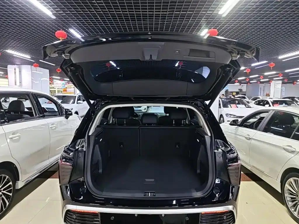 Hongqi HS3 PHEV 2025 model, 117km range, Jinwei PLUS version — миниатюра 19