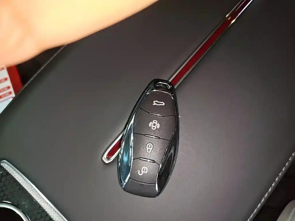 Hongqi HS3 PHEV 2025 model, 117km range, Jinwei PLUS version — миниатюра 9