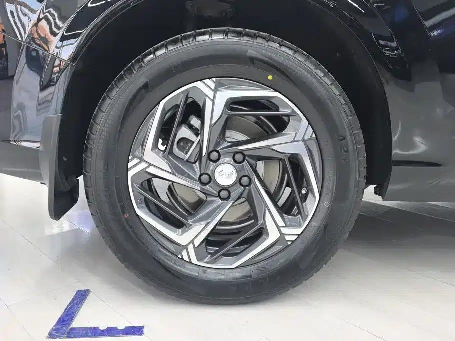 Hongqi HS3 2024 1.5T Goodness Edition — миниатюра 6