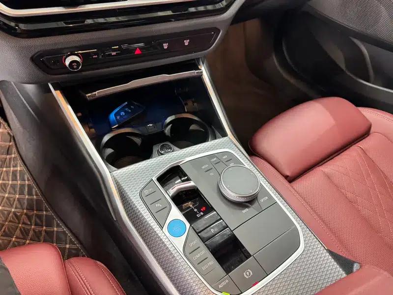 BMW i3 2023 eDrive40L Shadow Edition — миниатюра 16