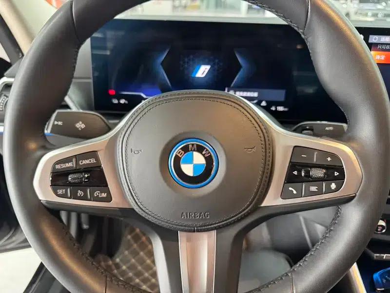 BMW i3 2023 eDrive40L Shadow Edition — миниатюра 17