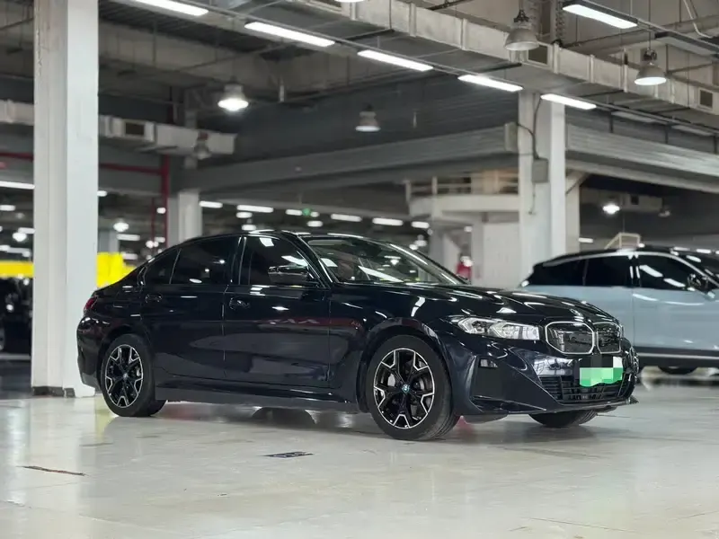 BMW i3 2023 eDrive40L Shadow Edition — миниатюра 3