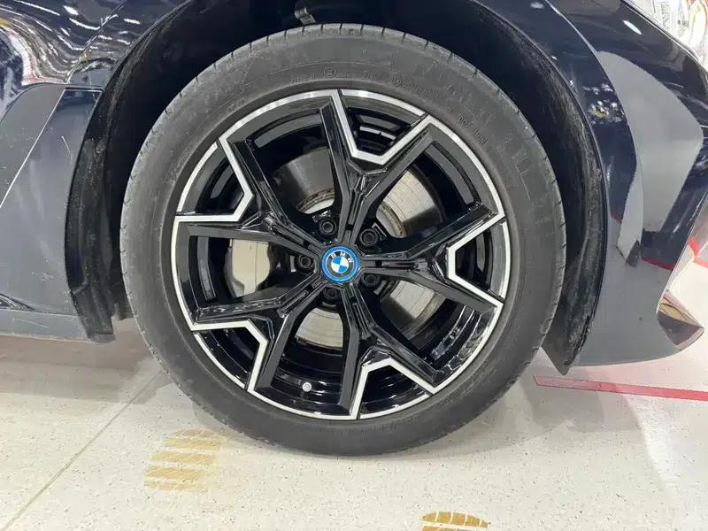 BMW i3 2023 eDrive40L Shadow Edition — миниатюра 7