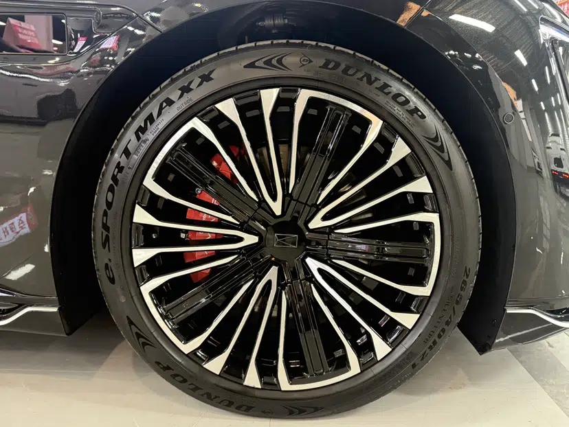 Avatr 12 2026 Ultra Pure-Electric All-Wheel-Drive Version — миниатюра 18