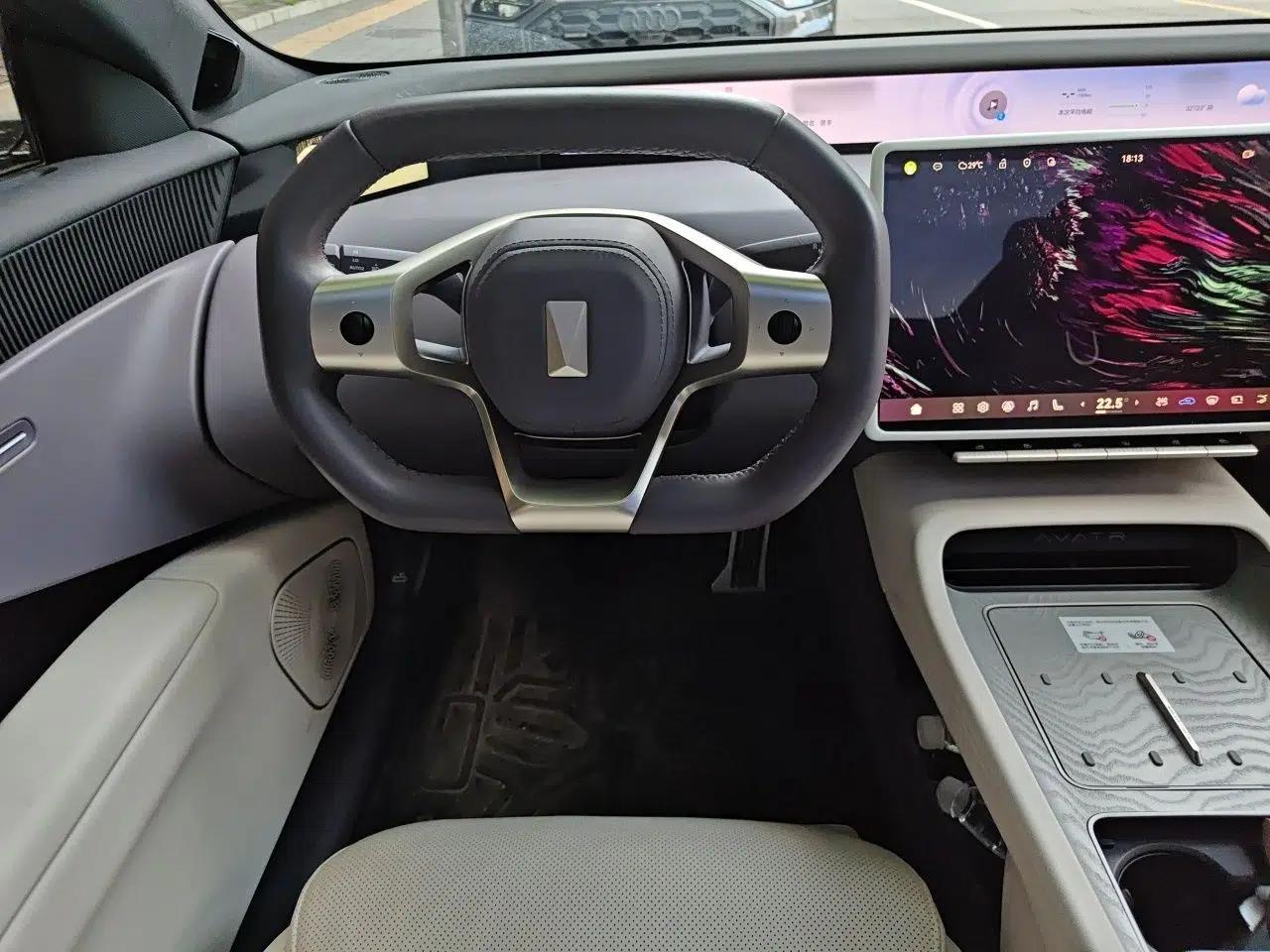 Avatr 12 2023 650 Three-Laser Four-Wheel Drive GT Version — миниатюра 10