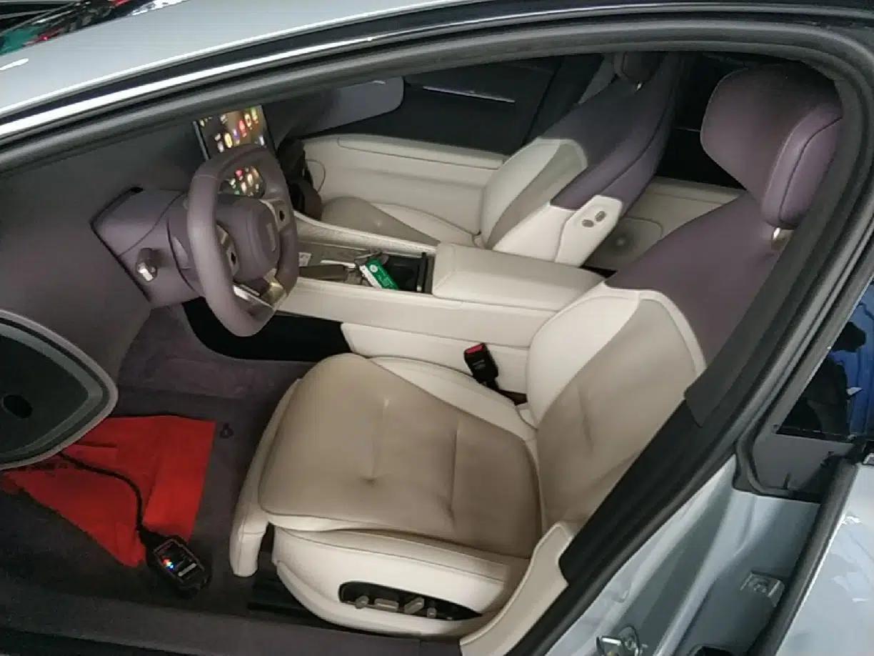 Avatr 12 2023 700 Three-Laser Rear-Wheel Drive Luxury Edition — миниатюра 17