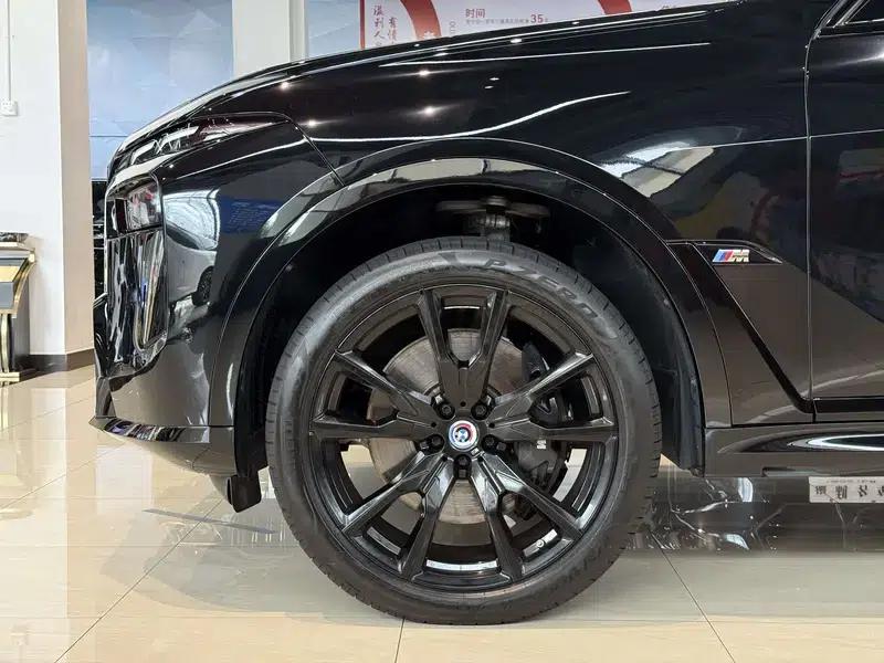 BMW X7 2023 xDrive M60i — миниатюра 5