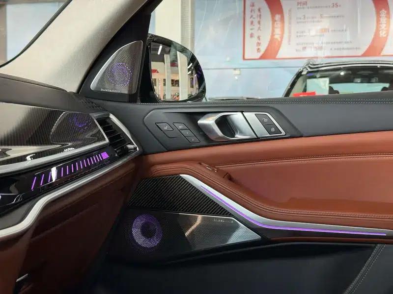 BMW X7 2023 xDrive M60i — миниатюра 6