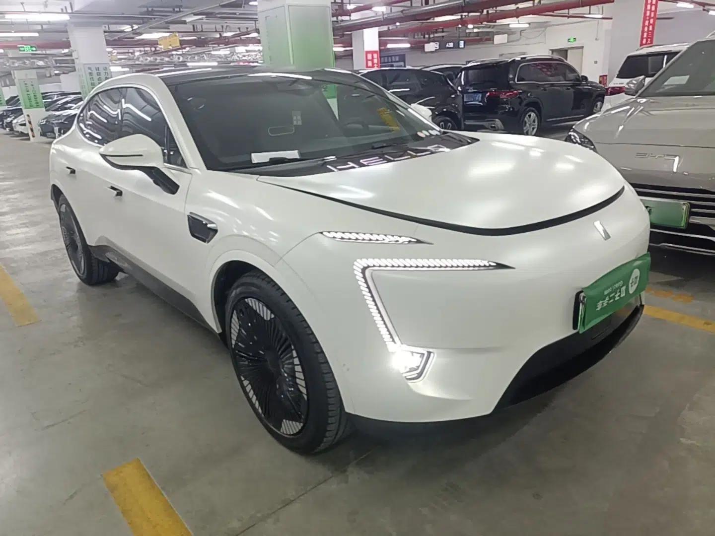 Avatr 11 2022 Long-Range Dual-Motor Luxury Edition 5 Seats — миниатюра 3
