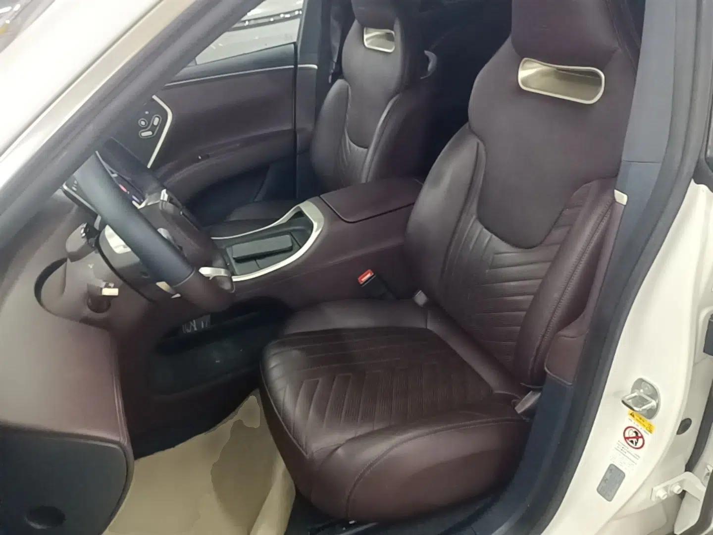 Avatr 11 2022 Long-Range Dual-Motor Luxury Edition 5 Seats — миниатюра 22