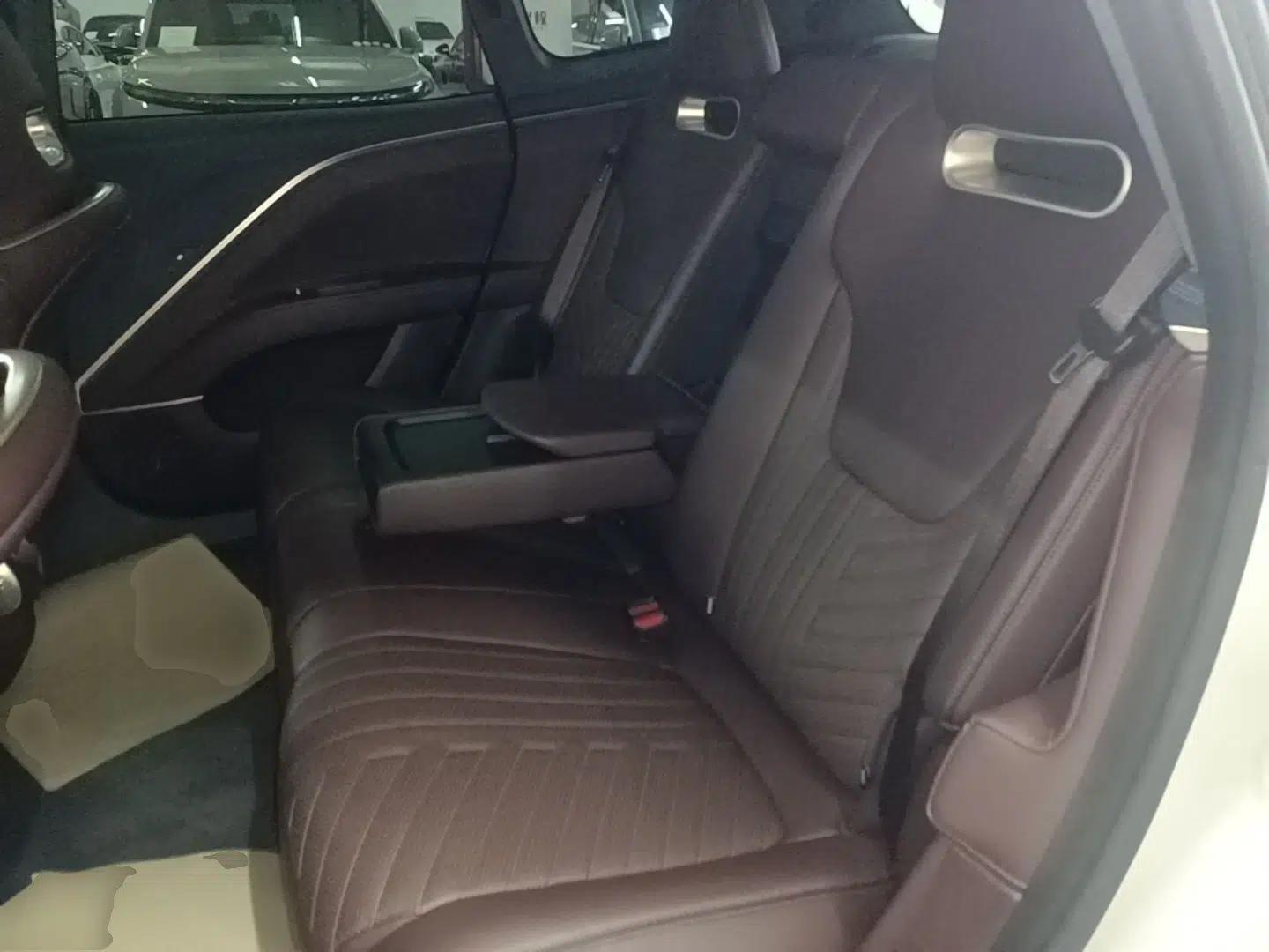 Avatr 11 2022 Long-Range Dual-Motor Luxury Edition 5 Seats — миниатюра 25