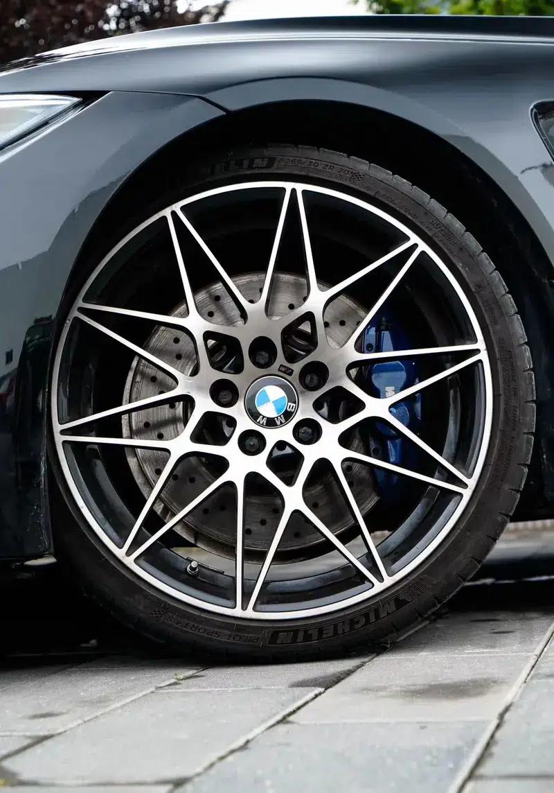 2019 BMW M4 M4 Coupe Racing Edition — миниатюра 11