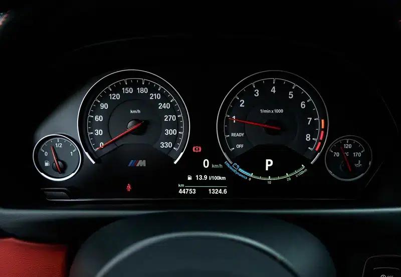 2019 BMW M4 M4 Coupe Racing Edition — миниатюра 16