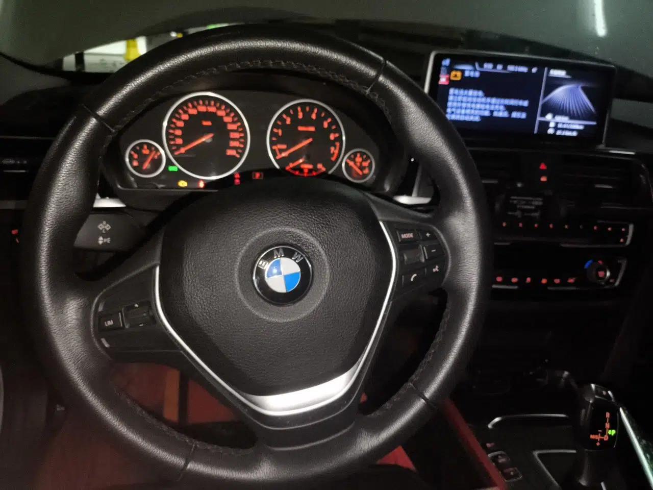 BMW 3 Series 2017 320Li Fashion Model — миниатюра 10