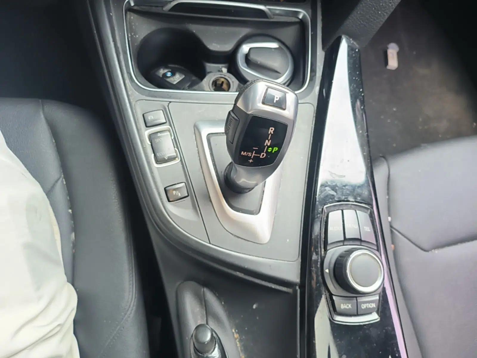 BMW 3 Series 2017 320Li Fashion Model — миниатюра 16