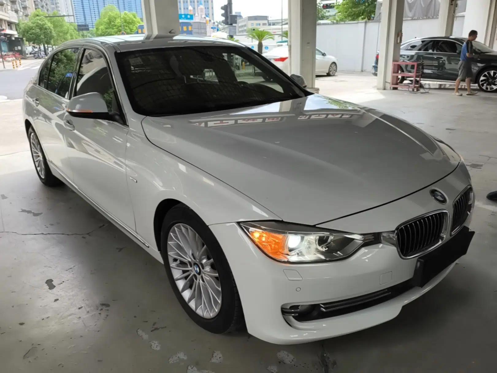 BMW 3 Series 2015 320Li Luxury Design Package Premium Edition — миниатюра 12