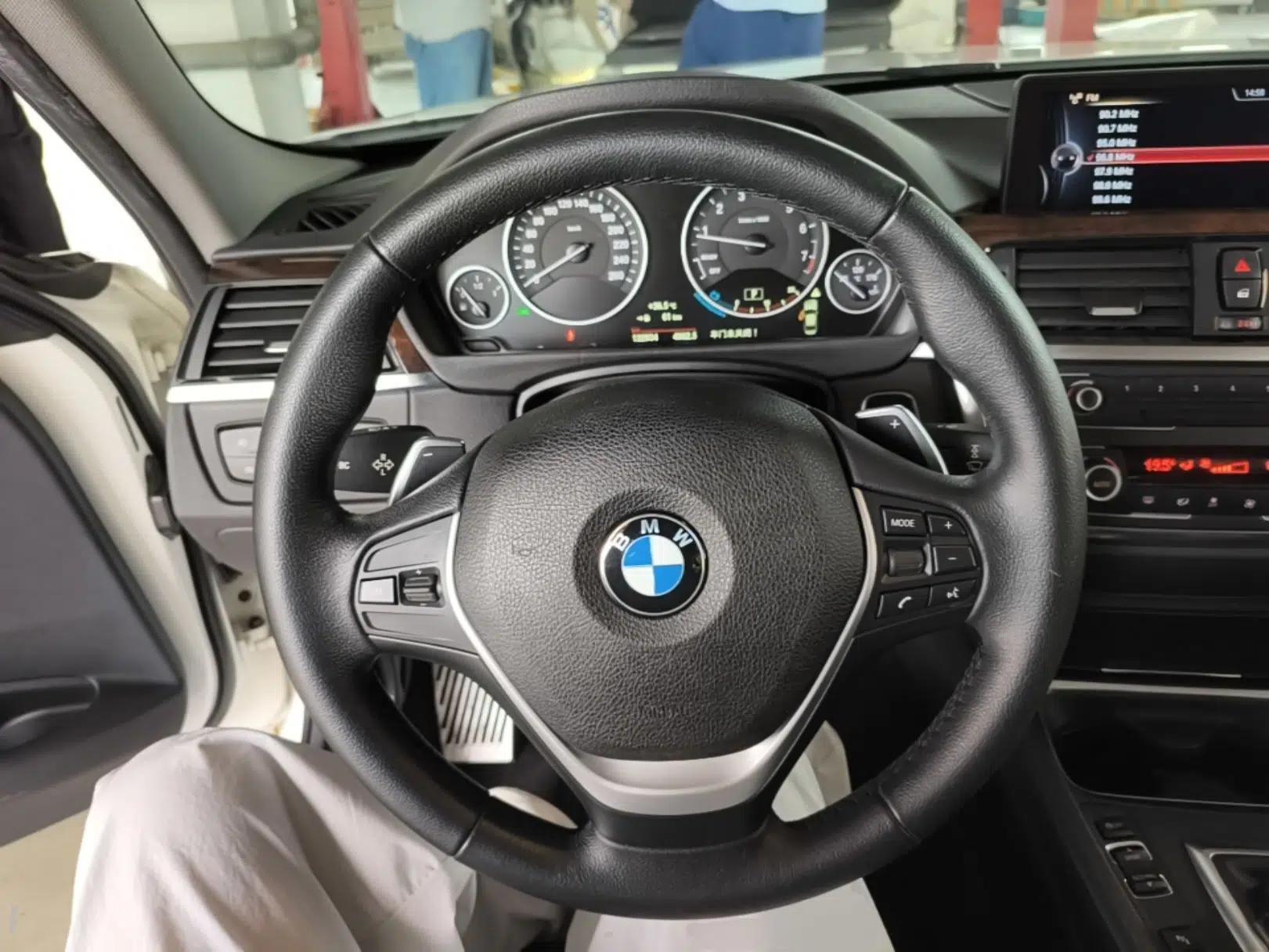 BMW 3 Series 2015 320Li Luxury Design Package Premium Edition — миниатюра 18
