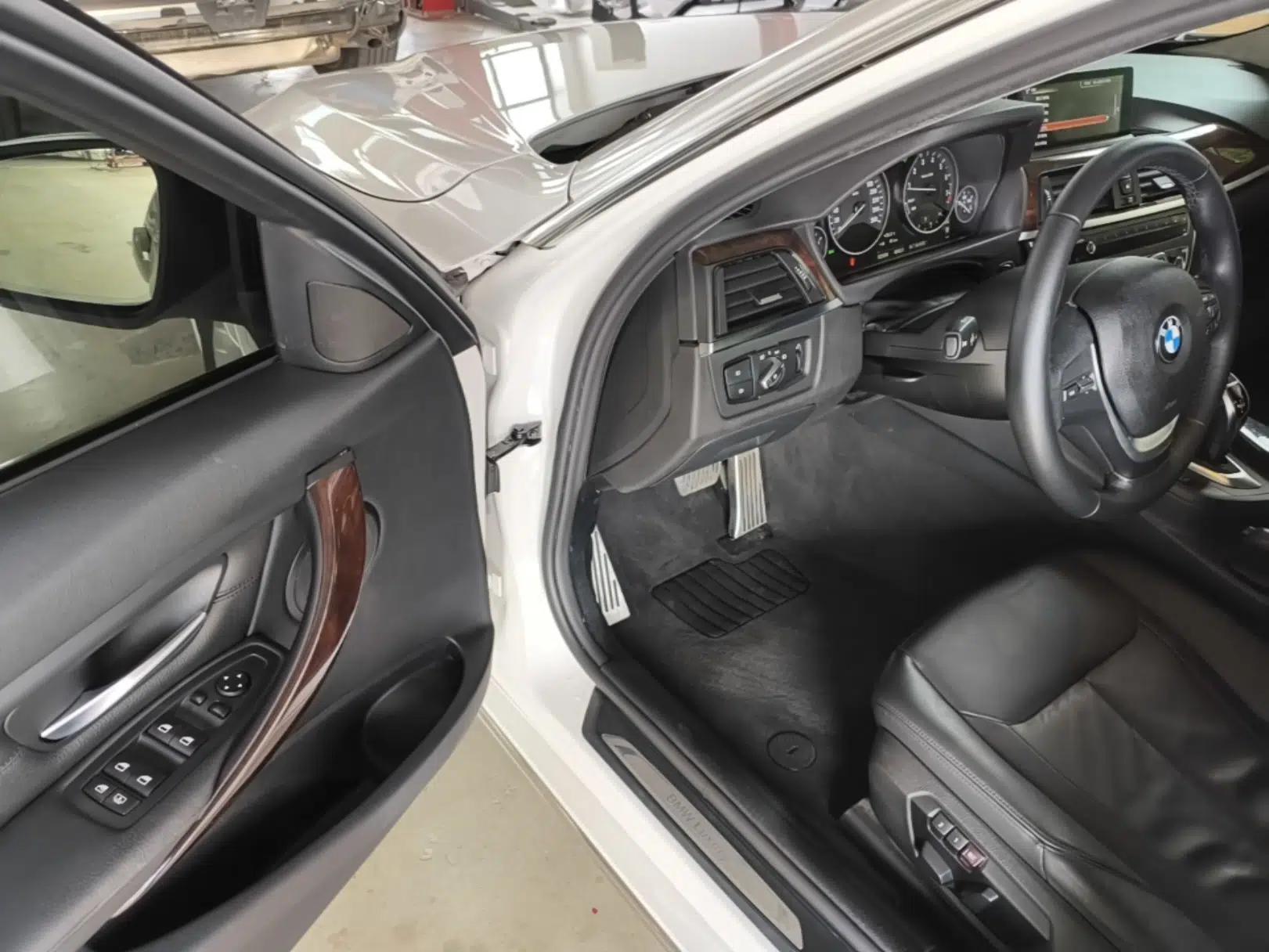 BMW 3 Series 2015 320Li Luxury Design Package Premium Edition — миниатюра 23