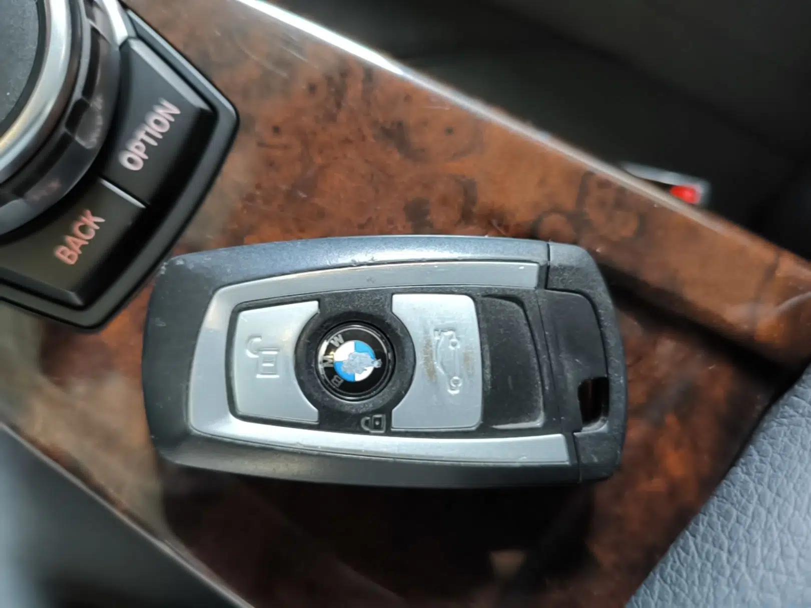 BMW 3 Series 2015 320Li Luxury Design Package Premium Edition — миниатюра 28