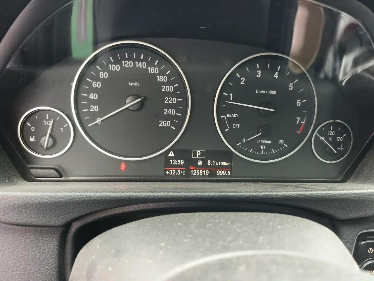 BMW 3 Series 2016 320Li Ambition Model — миниатюра 11