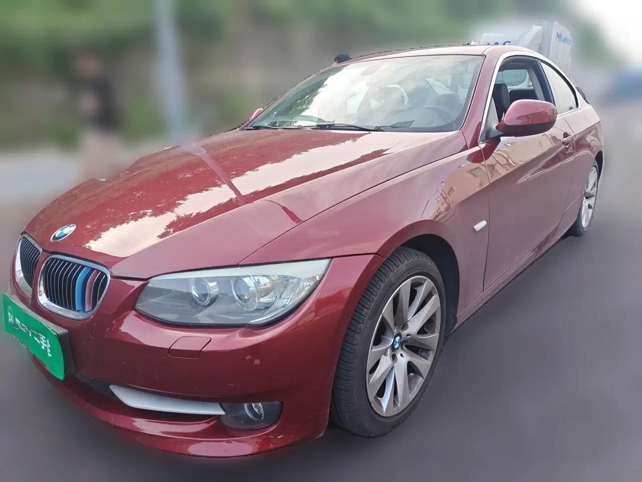 BMW 3 Series 2011 330i two-door coupe — миниатюра 1
