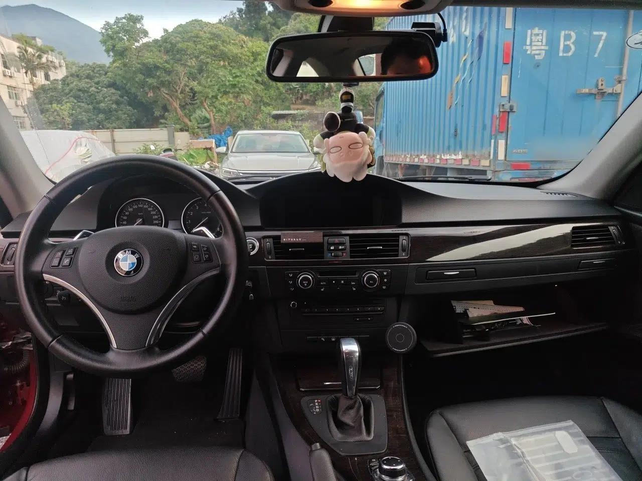 BMW 3 Series 2011 330i two-door coupe — миниатюра 18
