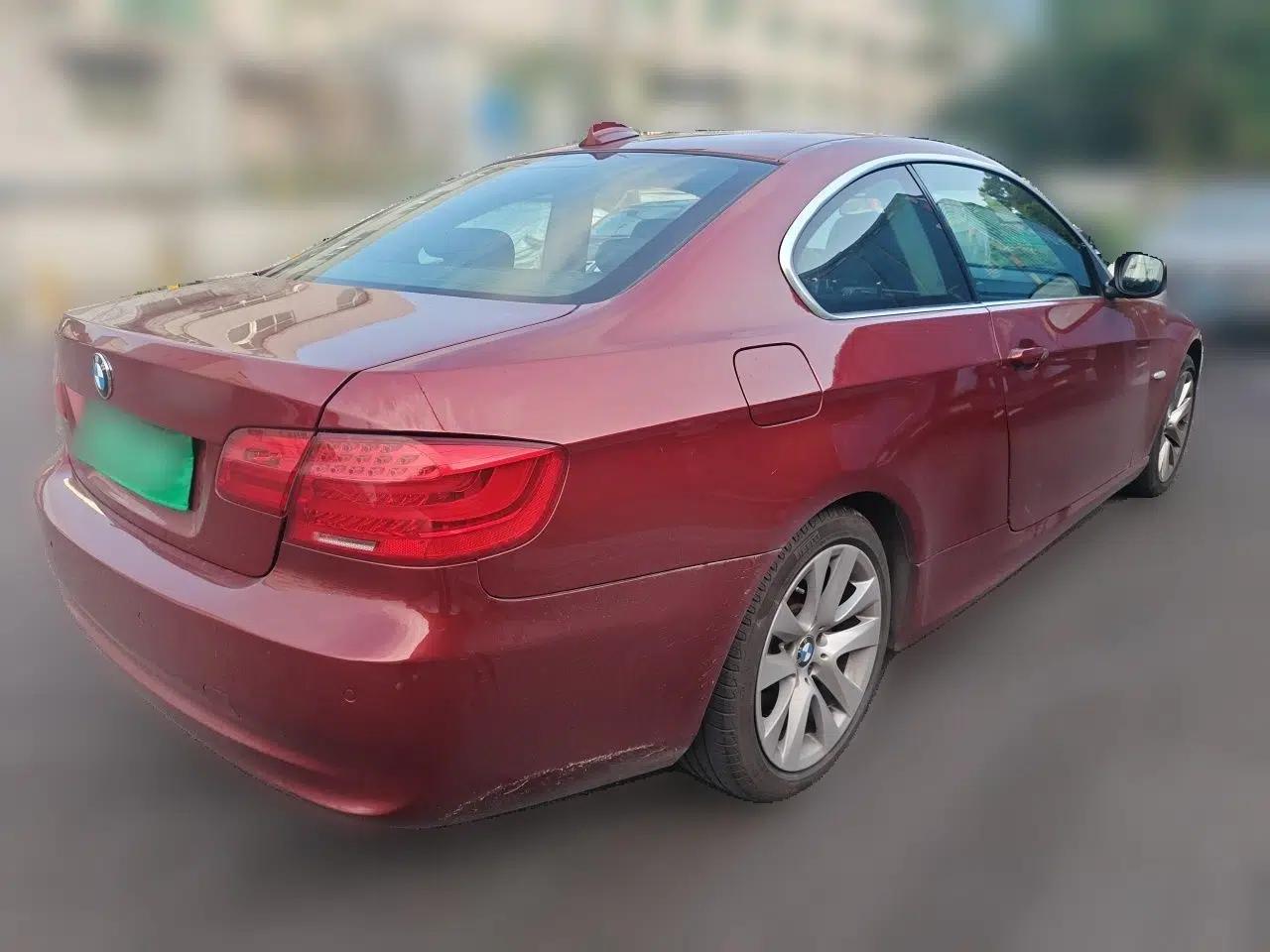 BMW 3 Series 2011 330i two-door coupe — миниатюра 6
