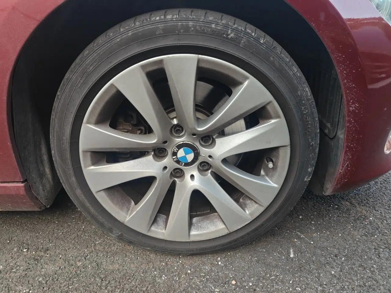 BMW 3 Series 2011 330i two-door coupe — миниатюра 8