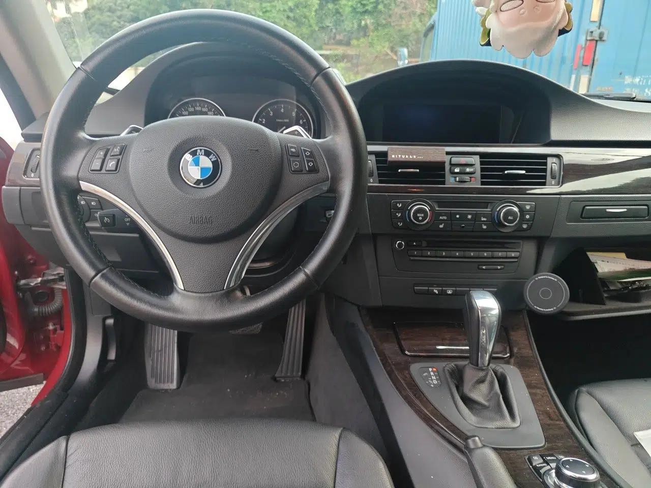 BMW 3 Series 2011 330i two-door coupe — миниатюра 9