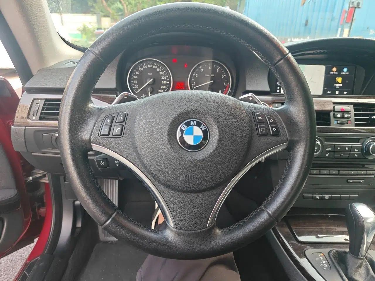 BMW 3 Series 2011 330i two-door coupe — миниатюра 10