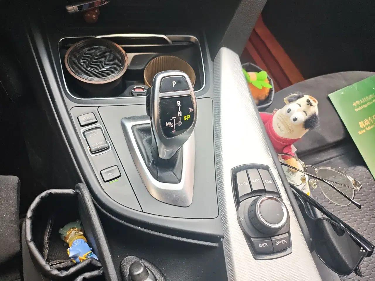 BMW 3 Series 2018 320i M Sport Package — миниатюра 14