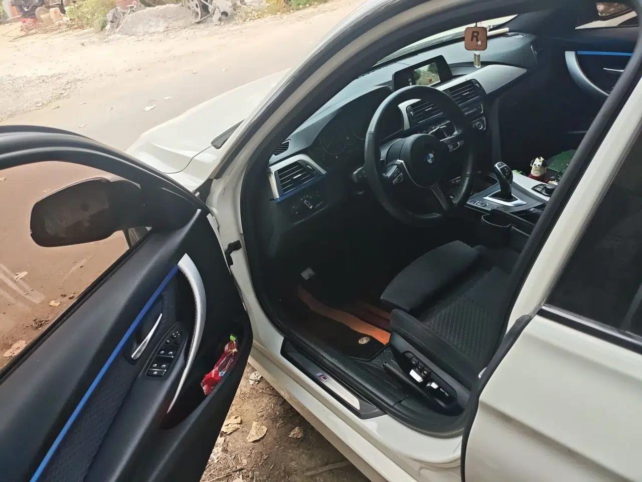 BMW 3 Series 2018 320i M Sport Package — миниатюра 16