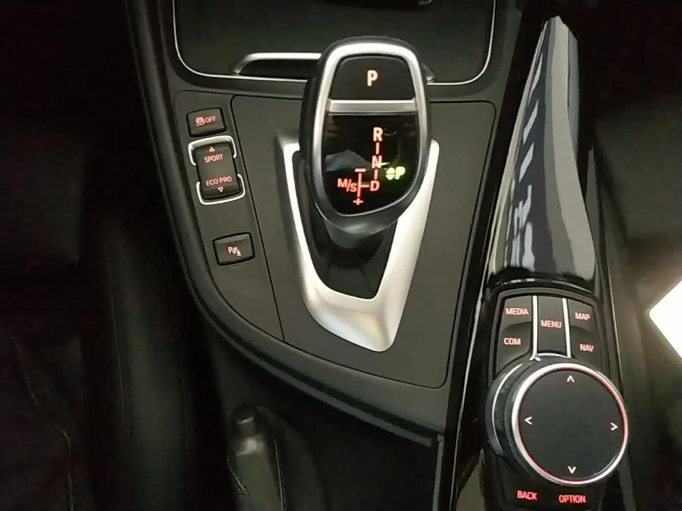 BMW 3 Series 2018 320Li Leading Model M Sport Package — миниатюра 16