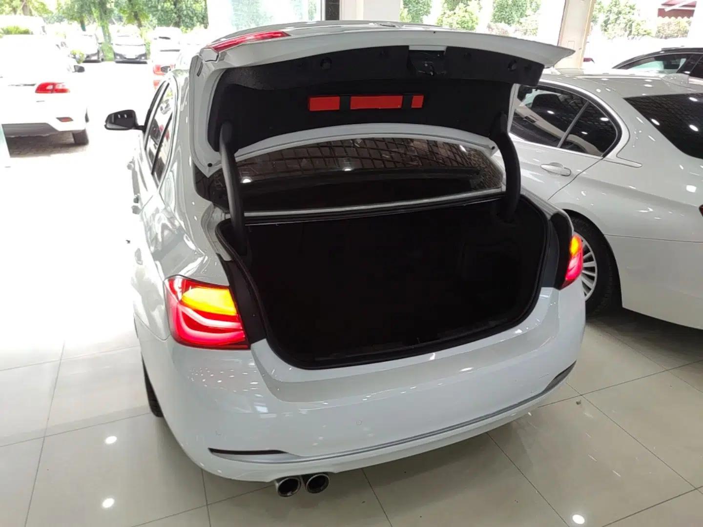 BMW 3 Series 2018 320Li Fashion Model — миниатюра 27