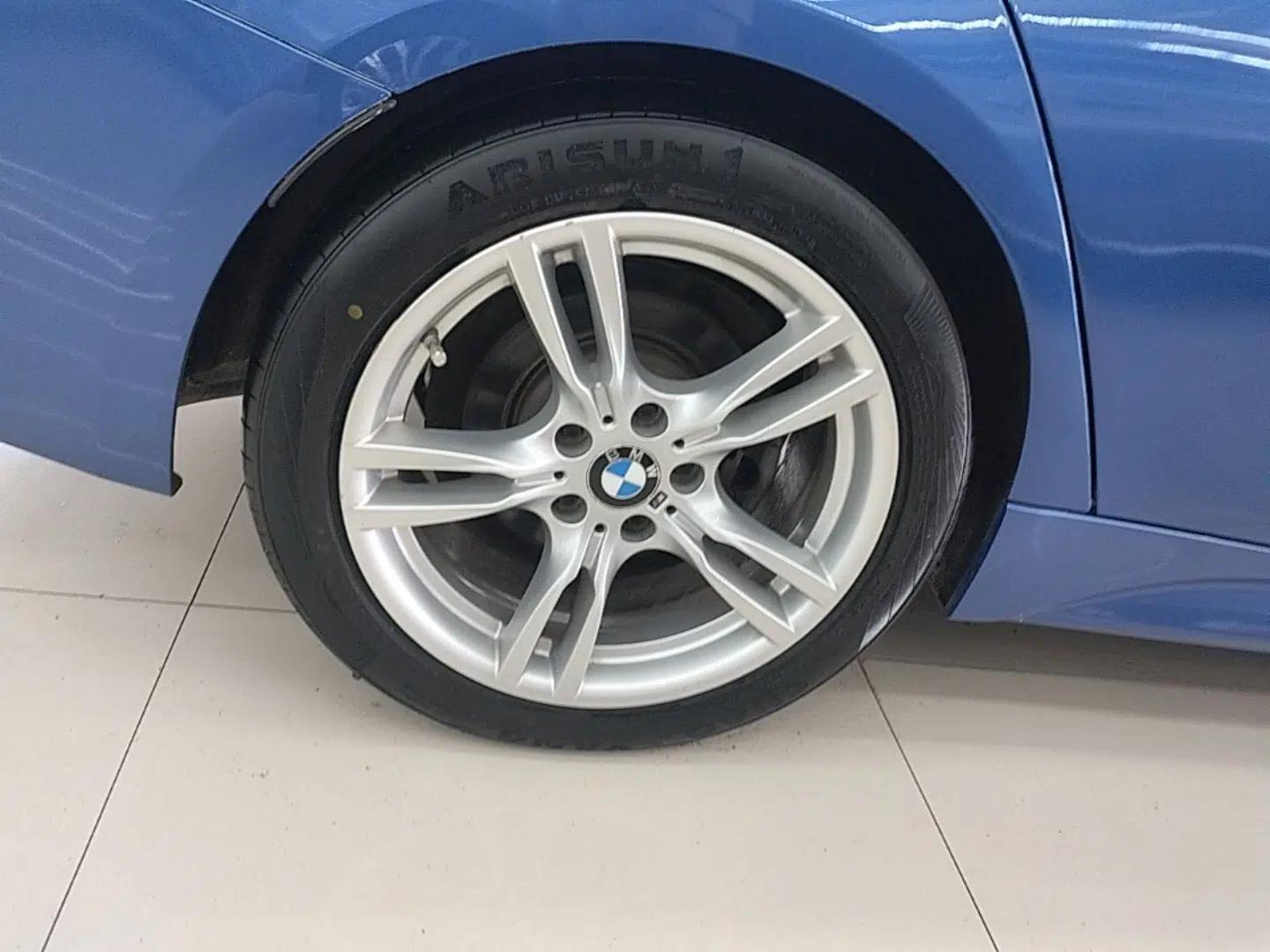 BMW 3 Series 2019 320i M Sport Package — миниатюра 11