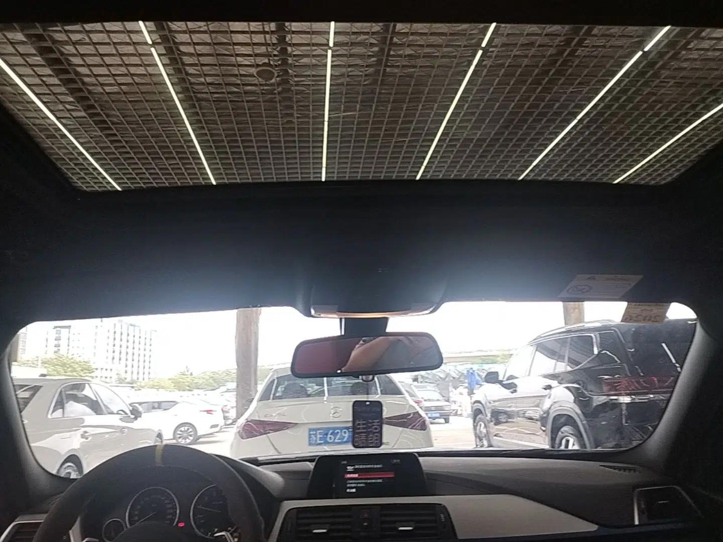 BMW 3 Series 2019 320i M Sport Package — миниатюра 21