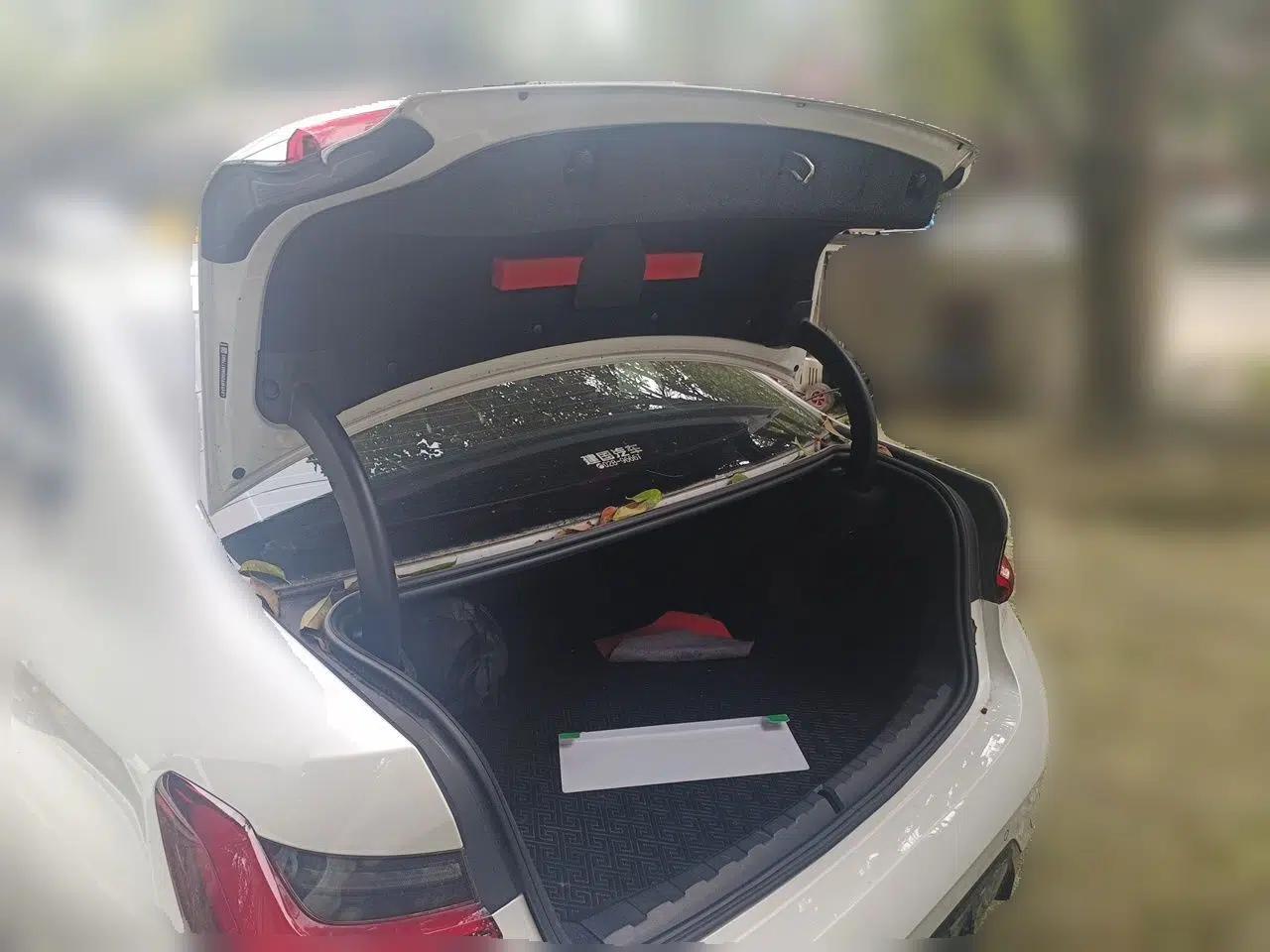 BMW 3 Series 2025 325i M Sport Package — миниатюра 19