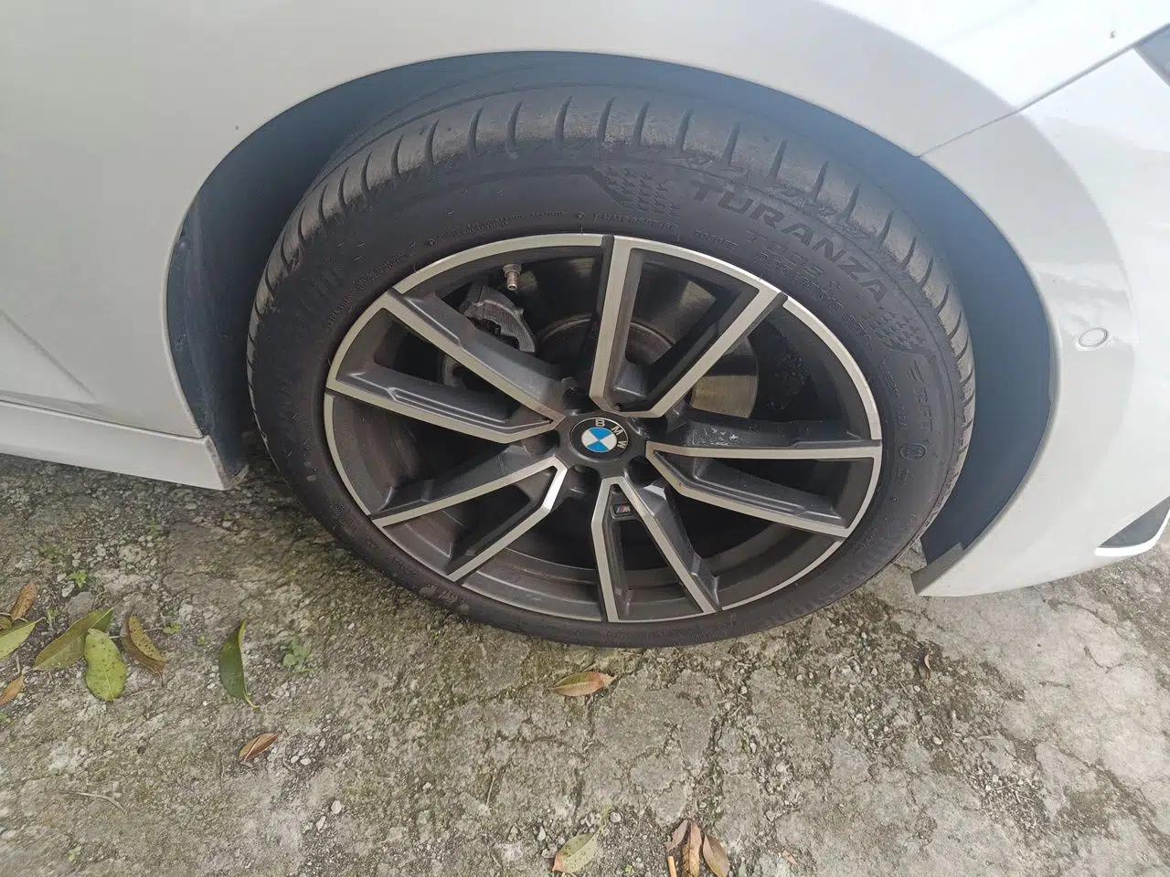 BMW 3 Series 2025 325i M Sport Package — миниатюра 8